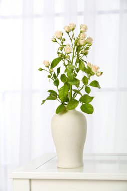 Güzel bir buket çiçek.