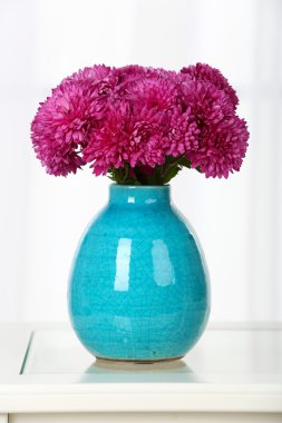 Güzel bir buket çiçek.