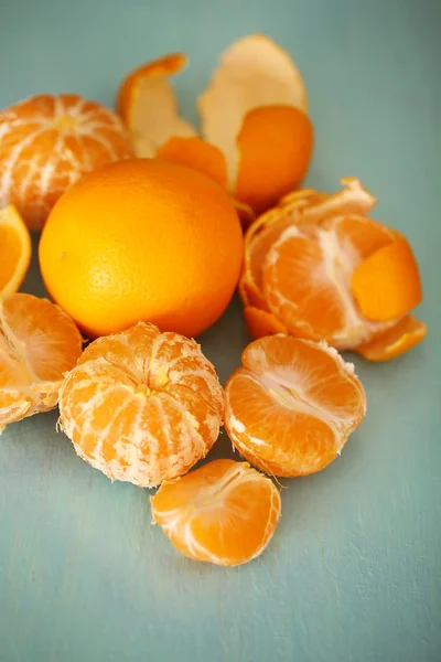 Süße Mandarinen und Orangen — Stockfoto