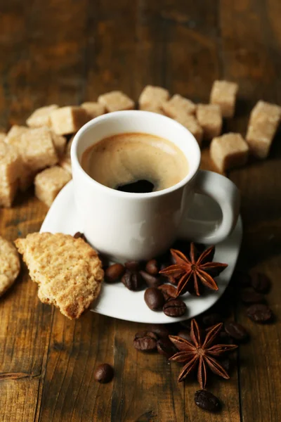 Tazza di espresso e biscotti — Foto Stock