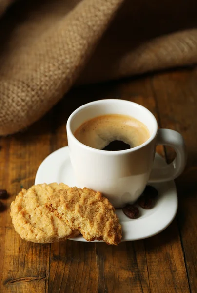 Φλιτζάνι espresso και μπισκότο — Φωτογραφία Αρχείου