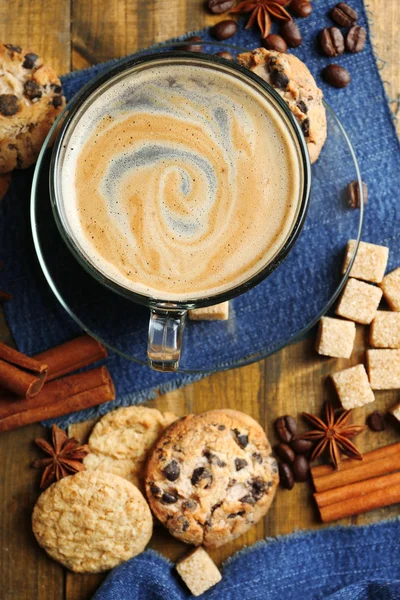 Xícara de café e biscoitos — Fotografia de Stock