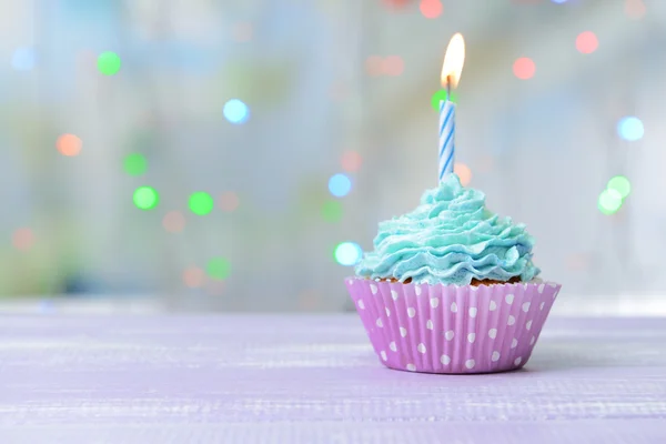 Delicioso aniversário cupcake — Fotografia de Stock