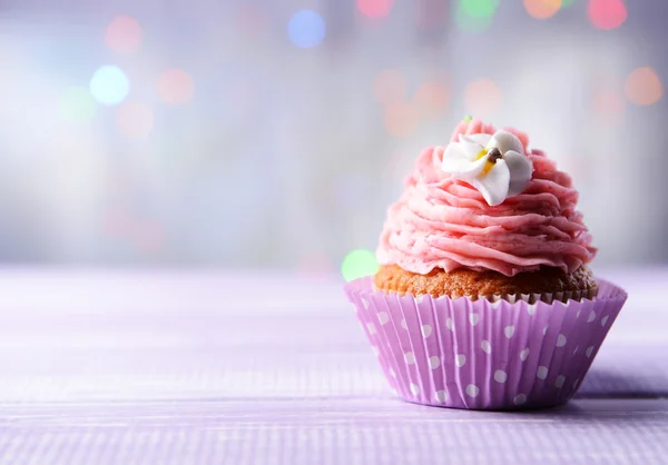 Delicioso aniversário cupcake — Fotografia de Stock