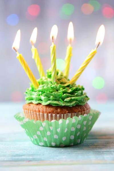 Delicioso aniversário cupcake — Fotografia de Stock