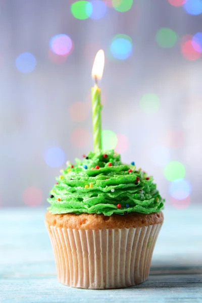 Delicioso cupcake de cumpleaños — Foto de Stock