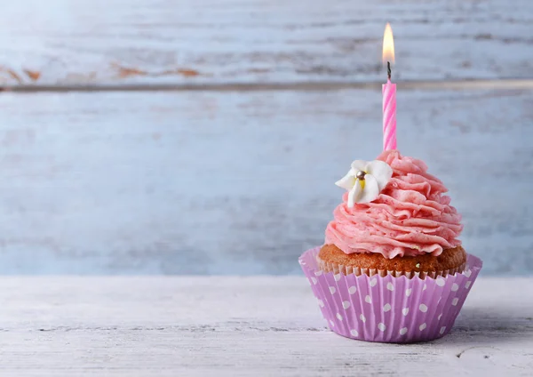 Delicious birthday cupcake — Stock Photo, Image