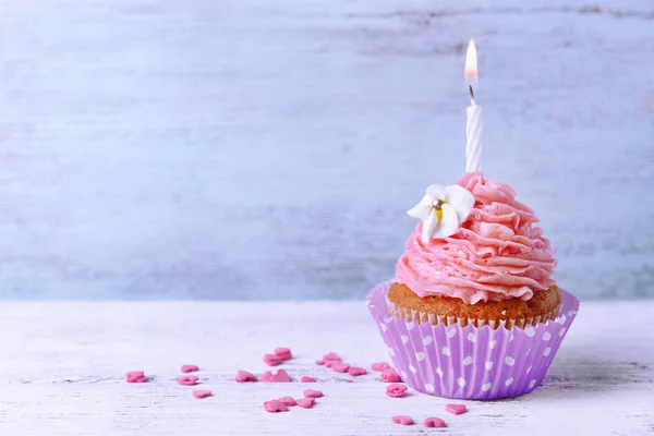 Delicioso aniversário cupcake — Fotografia de Stock