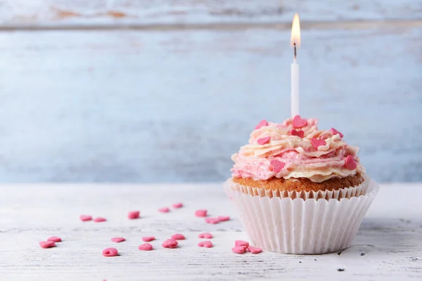 Delicioso aniversário cupcake — Fotografia de Stock