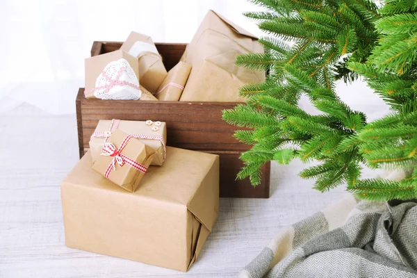 Kerstcadeaus en decoraties — Stockfoto