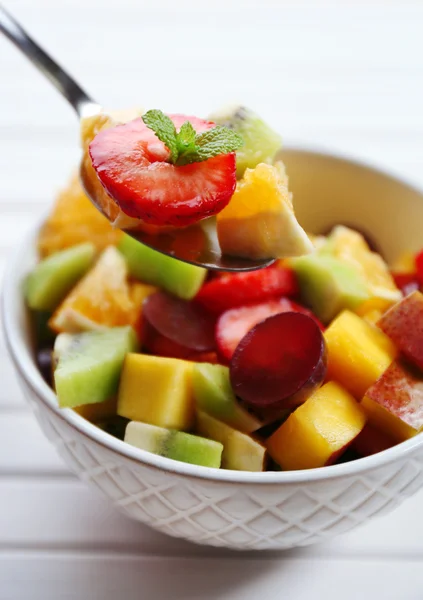 Fruit salad in bowl — Stock Photo, Image