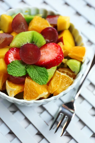 Fruit salad in bowl — Stock Photo, Image