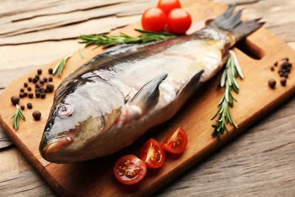 Fresh raw fish — Stock Photo, Image