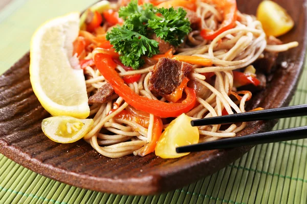 Chinese noodles with vegetables — Stock Photo, Image
