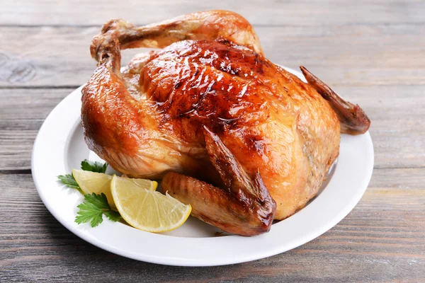 Heerlijke gebakken kip — Stockfoto