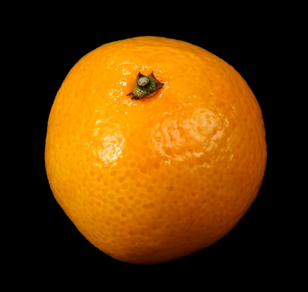 Mandarina sobre fondo negro — Foto de Stock