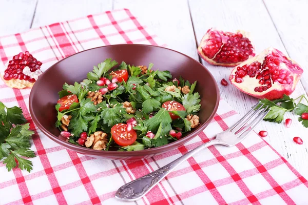 Fresh salad with greens — Stock Photo, Image