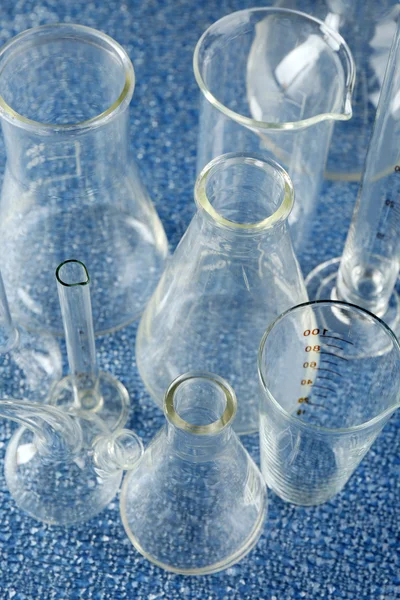 Vidros de laboratório diferentes — Fotografia de Stock