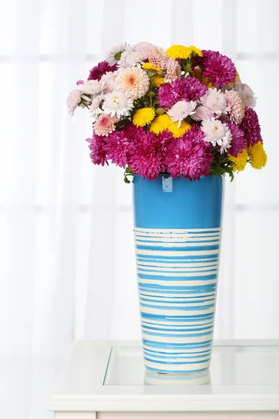 Beautiful bouquet of flowers — Stock Photo, Image