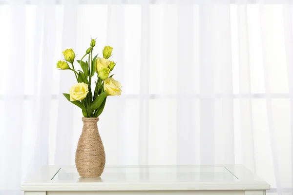 Schöner Blumenstrauß — Stockfoto