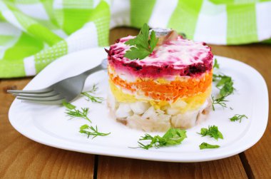 Rus ringa balığı salatası
