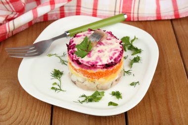 Rus ringa balığı salatası