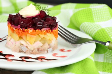 Rus ringa balığı salatası