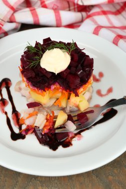 Rus ringa balığı salatası