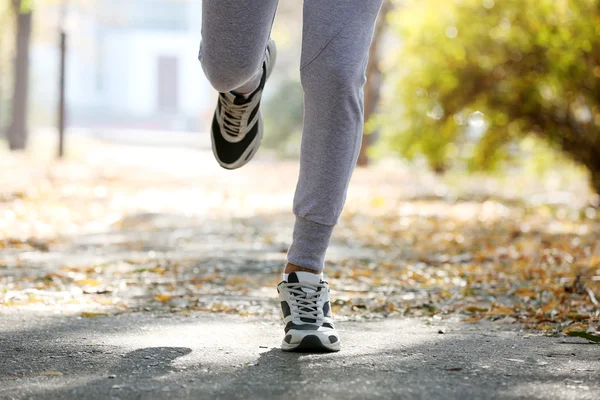 Young man jogging — Stock fotografie