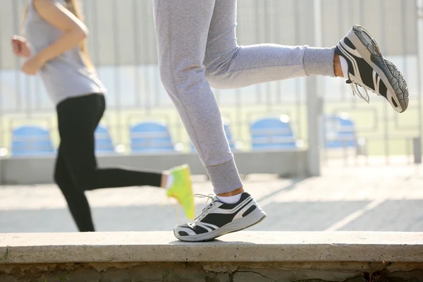 Young people jogging — Stock Photo, Image