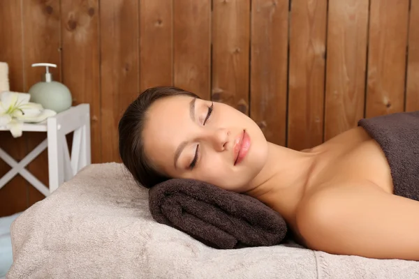 Woman in spa salon — Stock Photo, Image