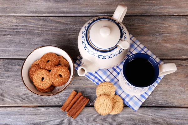 Taza de té en la mesa — Foto de Stock