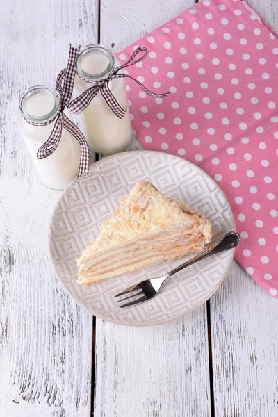 Torta napoleonica con latte — Foto Stock