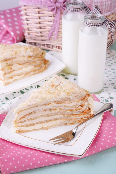 Torta napoleonica con latte — Foto Stock