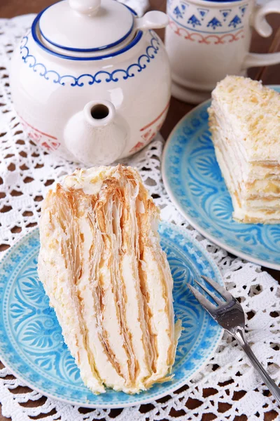 Bolo de Napoleão com chá — Fotografia de Stock