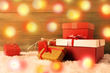 Tahta Arkaplanda Noel Hediyesi Kutuları