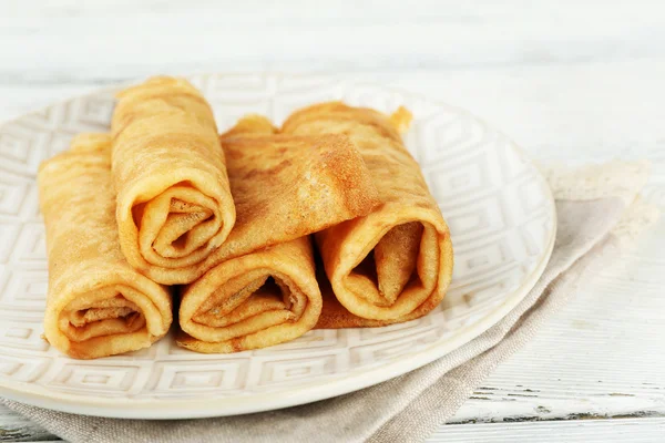 Piatto di deliziose frittelle — Foto Stock