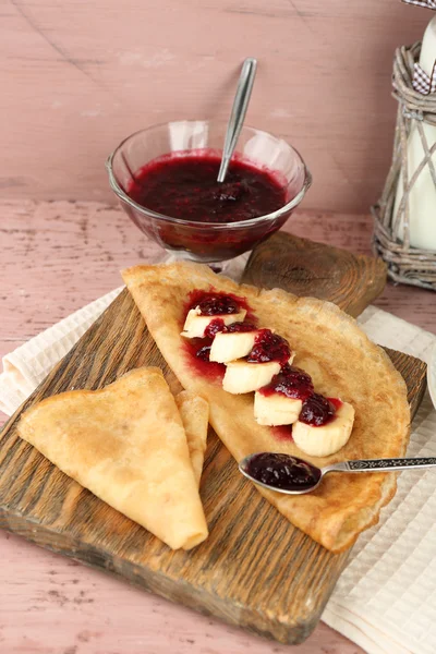 Heerlijke pannenkoeken met jam van de BES — Stockfoto