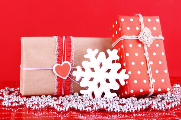 Gifts and Christmas decoration — Stock Photo, Image