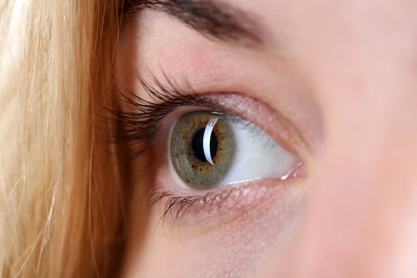 Vrouwelijke oog close-up — Stockfoto