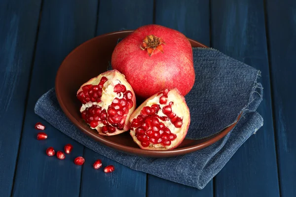 Sappige rijp granaatappels — Stockfoto
