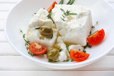 Tablo yakın çekim üzerinde beyaz peynir