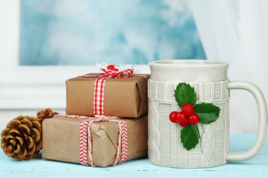 Sıcak bir içecek fincan Noel