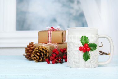 Sıcak bir içecek fincan Noel