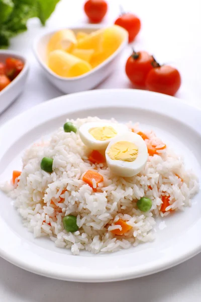 Vegetable rice served on table, close-up — Stock Photo, Image