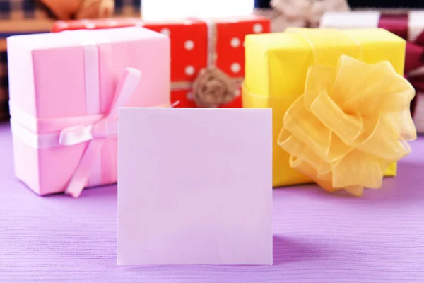 Pilha de presentes coloridos — Fotografia de Stock