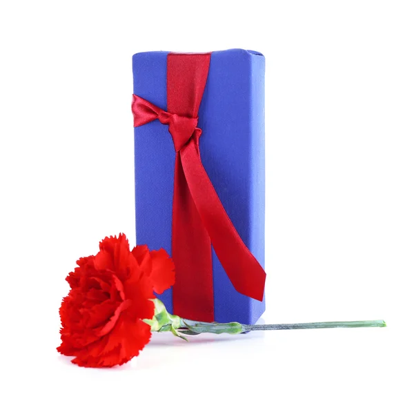 Gift box with red carnation — Stock Photo, Image