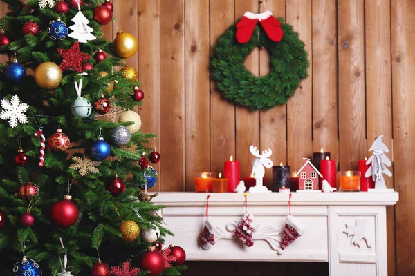 Fireplace with Christmas decorations — Stock Photo, Image
