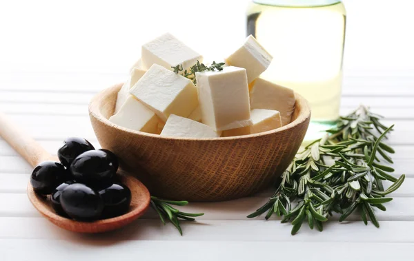 Formaggio feta sul tavolo — Foto Stock