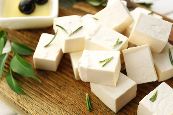 Queijo feta em close-up de mesa — Fotografia de Stock